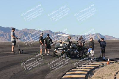 media/Oct-30-2025-Racers Edge (Thu) [[dabbdaf680]]/1-Around the Pits- Track Walk/